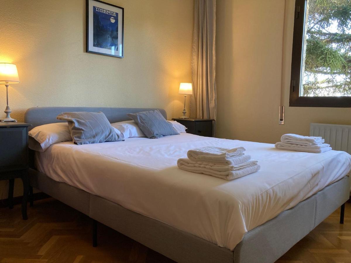 Los Cedros, Gran Chalet Con Piscina Y Apartamento En Navacerrada Luaran gambar