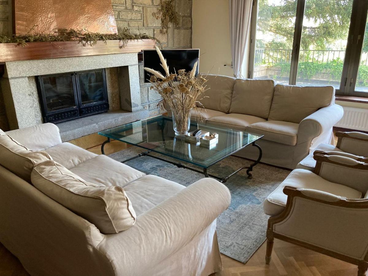 Los Cedros, Gran Chalet Con Piscina Y Apartamento En Navacerrada Luaran gambar