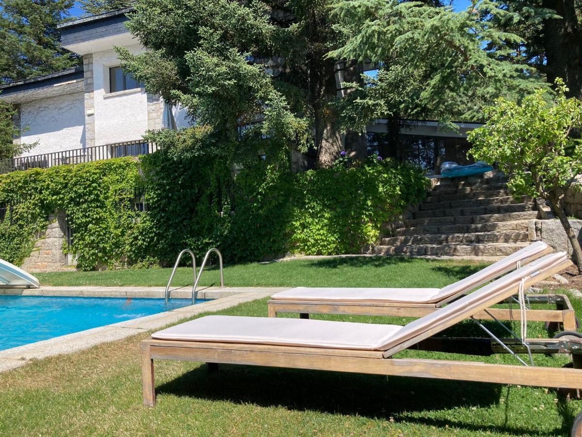 Los Cedros, Gran Chalet Con Piscina Y Apartamento En Navacerrada Luaran gambar