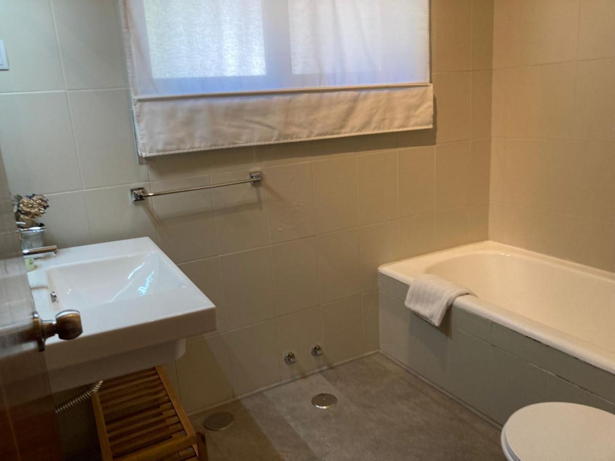 Los Cedros, Gran Chalet Con Piscina Y Apartamento En Navacerrada Luaran gambar