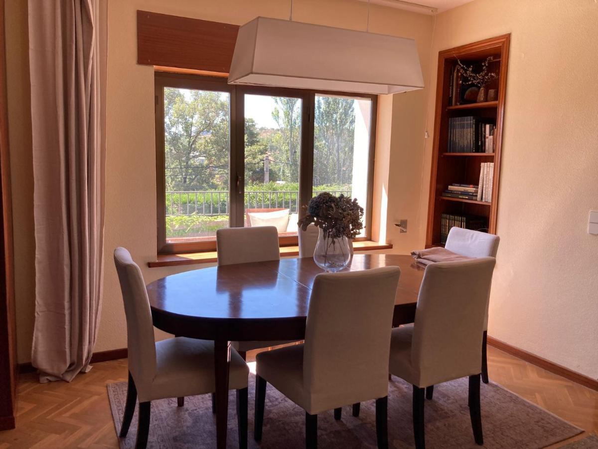 Los Cedros, Gran Chalet Con Piscina Y Apartamento En Navacerrada Luaran gambar