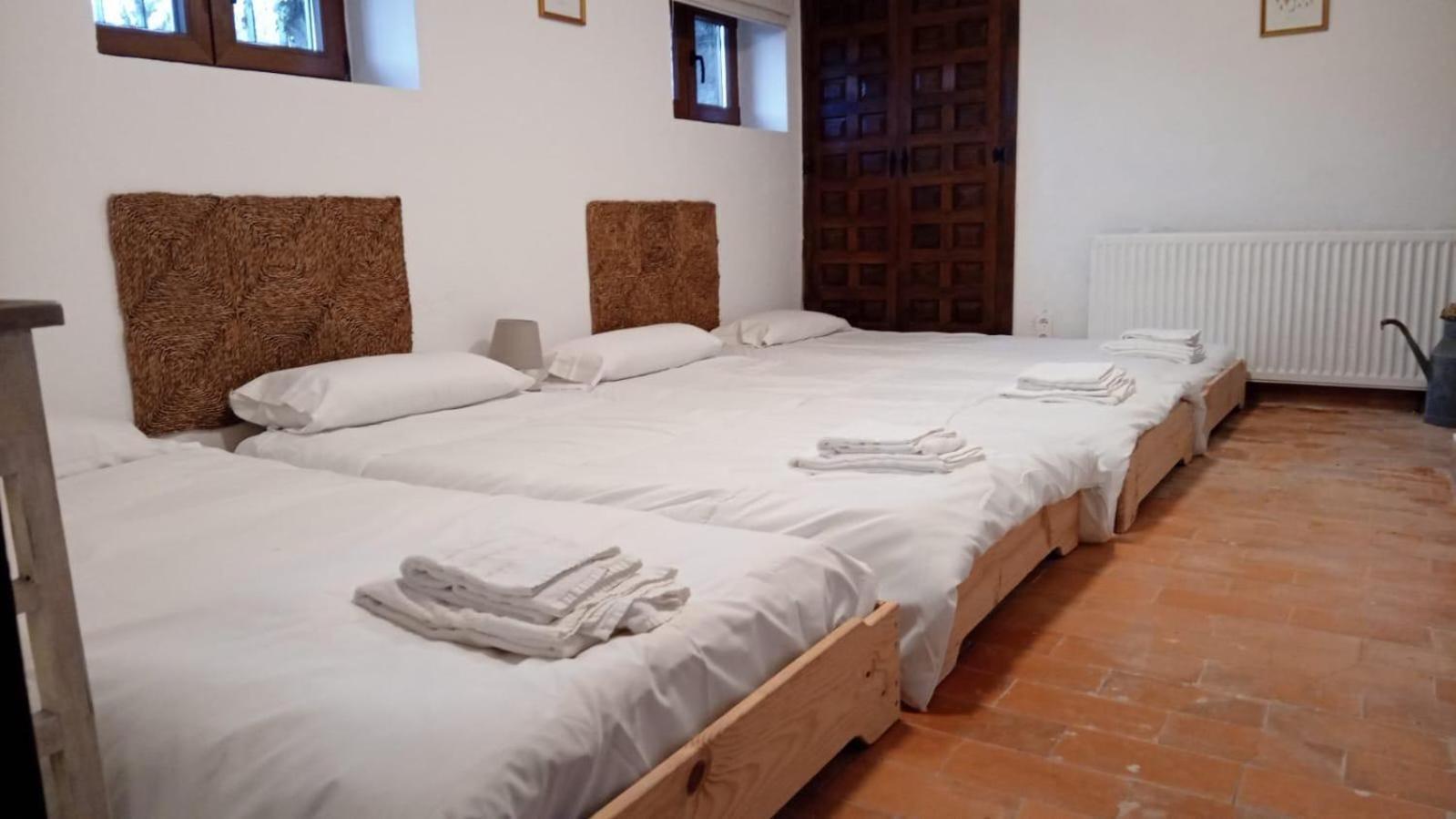 Los Cedros, Gran Chalet Con Piscina Y Apartamento En Navacerrada Luaran gambar