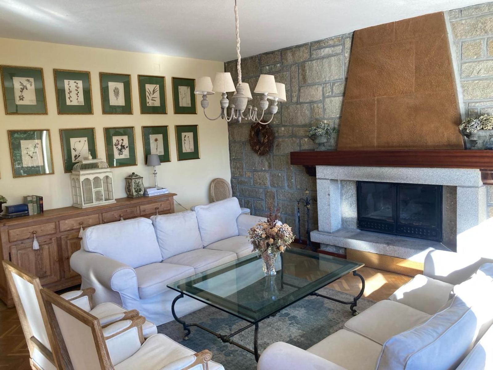 Los Cedros, Gran Chalet Con Piscina Y Apartamento En Navacerrada Luaran gambar